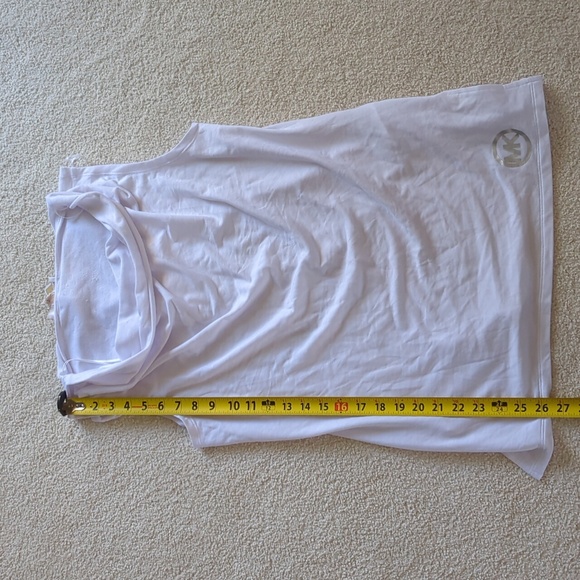 Hooded, sleeveless cowl neck top - Picture 8 of 9